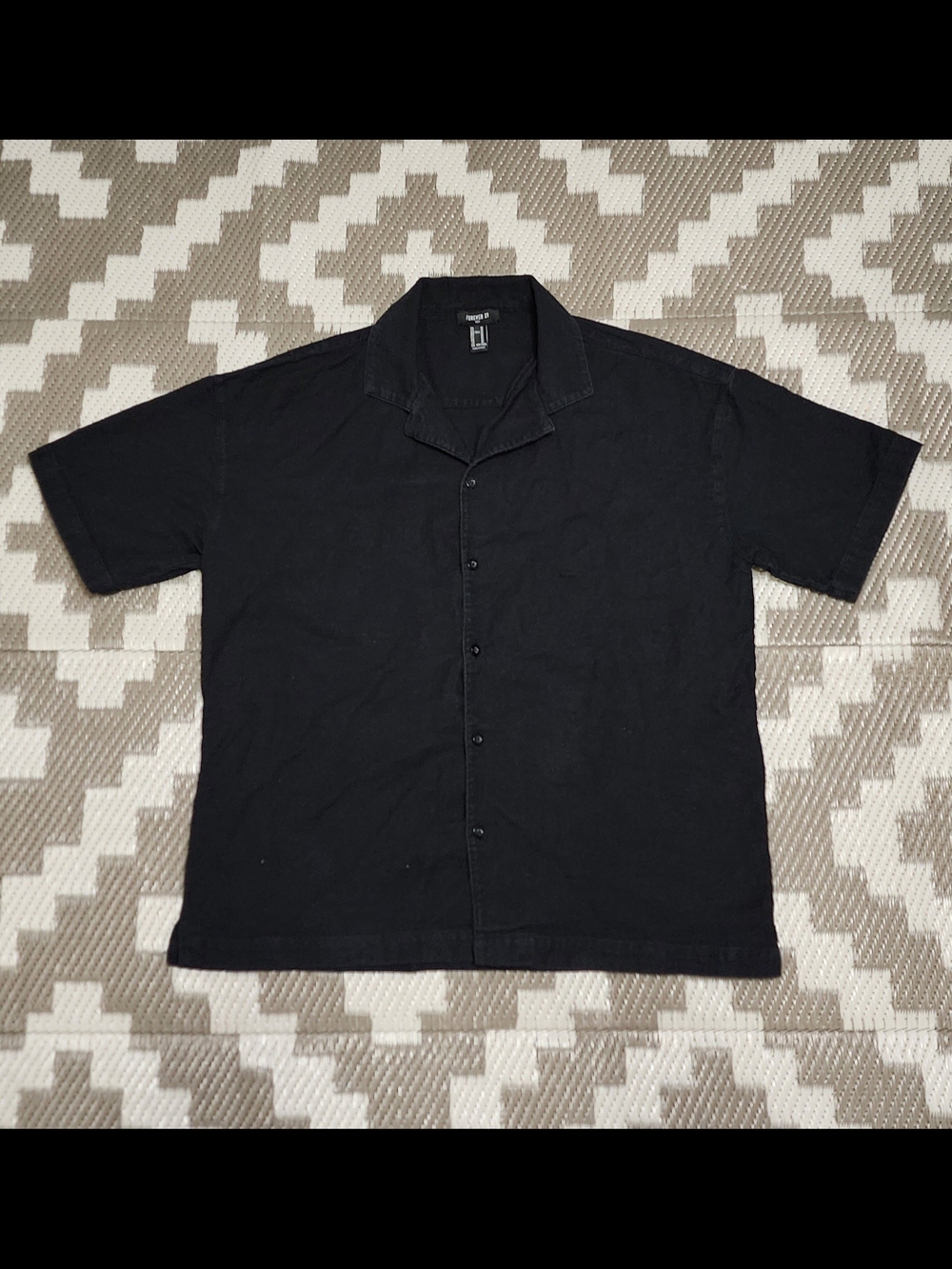 Forever 21 Black Short-Sleeve Button-Down Camp Shirt